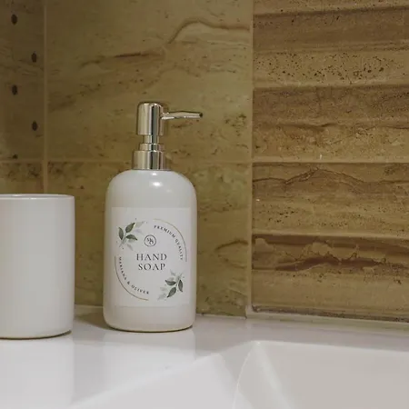 With Free Parking By Apartmax