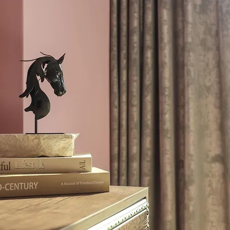 With Free Parking By Apartmax Διαμέρισμα