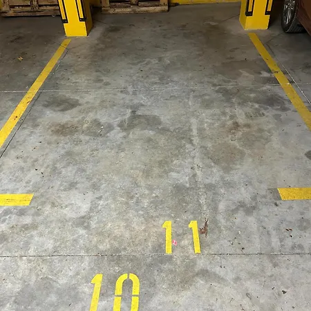 With Free Parking By Apartmax Апартаменты *