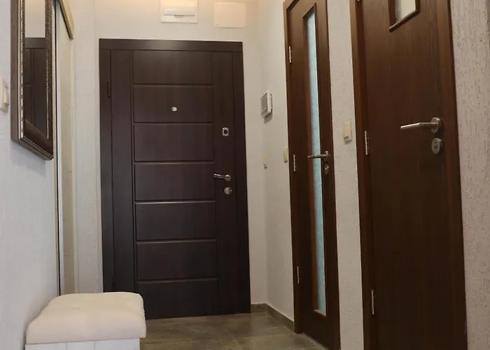 With Free Parking By Apartmax *