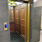 Apartment With Free Parking By Apartmax