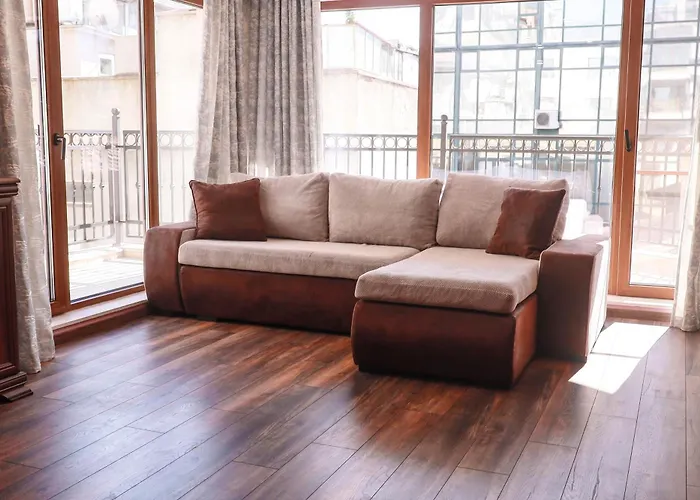 With Free Parking By Apartmax Varna