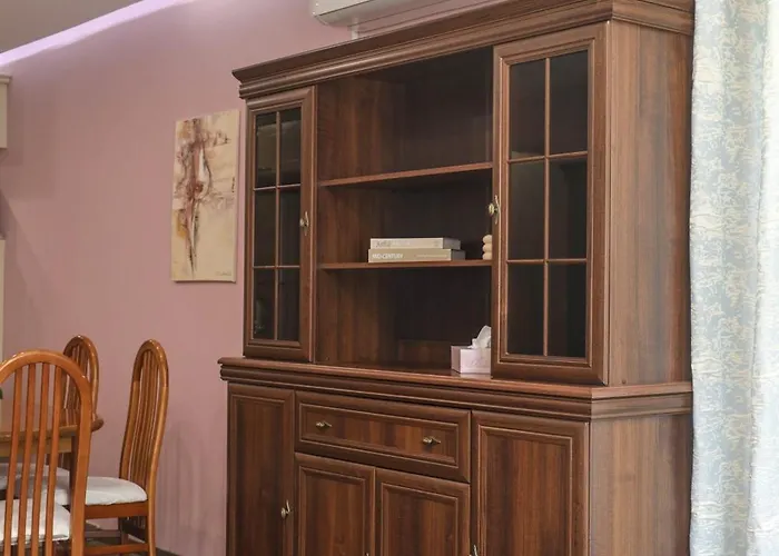 With Free Parking By Apartmax