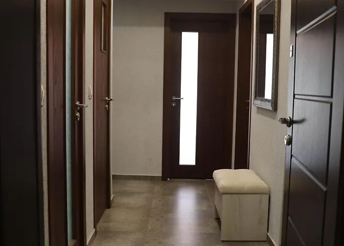 With Free Parking By Apartmax