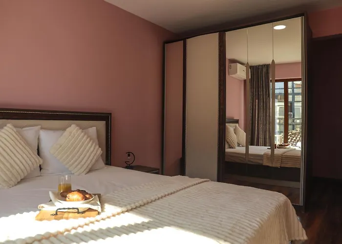 Apartment With Free Parking By Apartmax