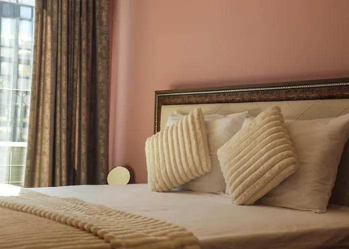 Apartment With Free Parking By Apartmax